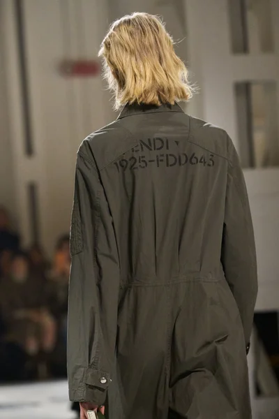 Look 120